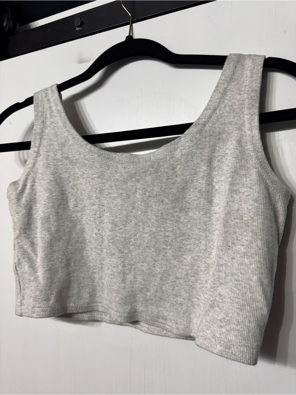 SHEIN Light Gray Ribbed Scoop Crop Tank - Picture 2 of 6